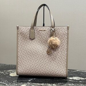 Michael Kors “Maple” Tote 👜